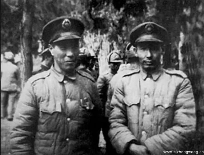 10-2张克侠(右一)与何基沣合影_UUID21551 10-2张克侠(右一)与何基沣合影_UUID21551