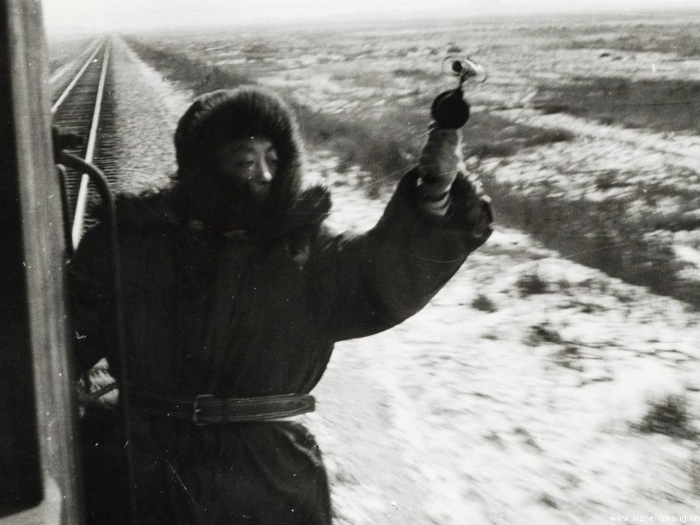 万里测油温(来源:大庆油田历史陈列馆)_UUID22350 万里测油温(来源:大庆油田历史陈列馆)_UUID22350