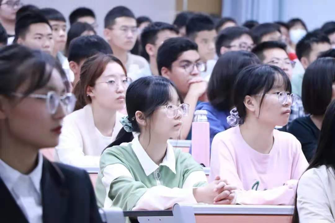 分会场观看入学教育讲座